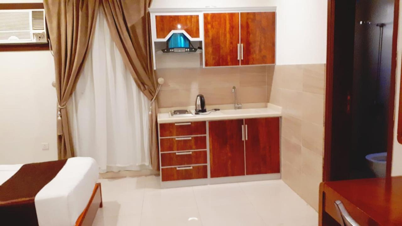 Iwan Alandalusia Al Ajaweed Aparthotel Jeddah Bagian luar foto